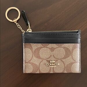 Coach Signature Tan and Black Card Holder